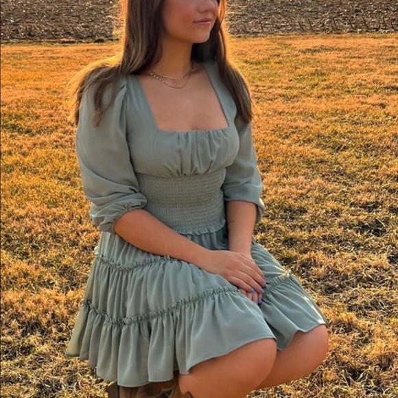 Gorgeous summer dress sage color - Picture 5 of 5